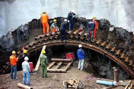 朔城隧道钢花管支护案例